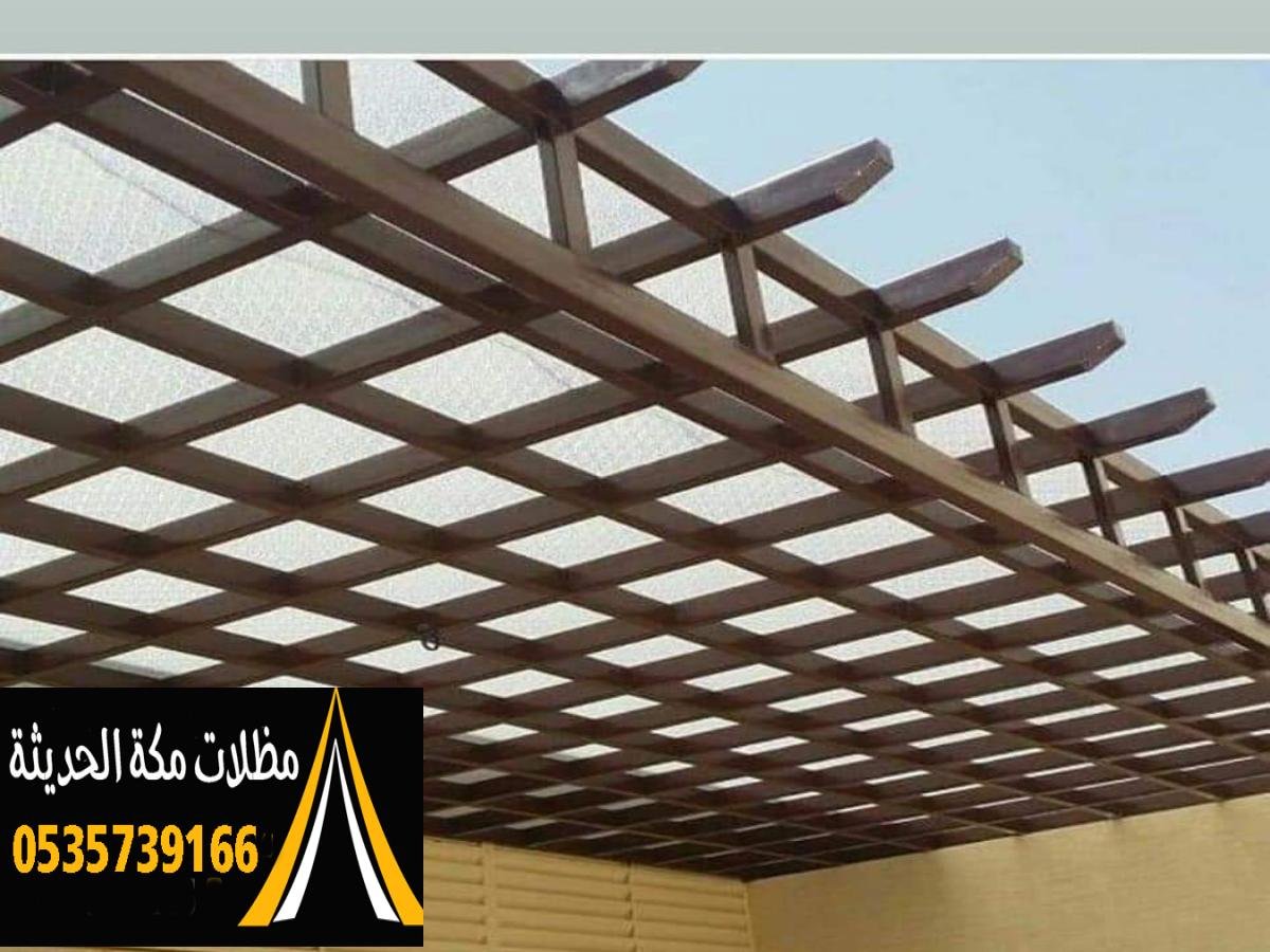 برجولات خشب للحدائق توفر الظل وتحسن جمال المساحات الخارجية.